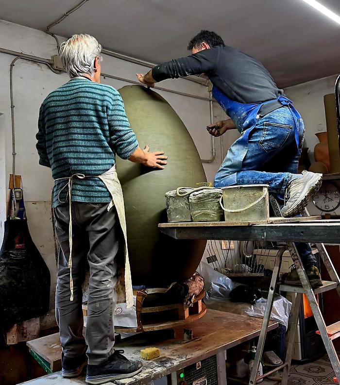 Deruta svela l'uovo di Pasqua in ceramica candidato al Guinness dei primati