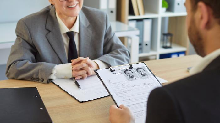 In Umbria crescono le assunzioni ma senza guadagnare qualit&agrave;: pochi laureati (solo l'8%) e dirigenti