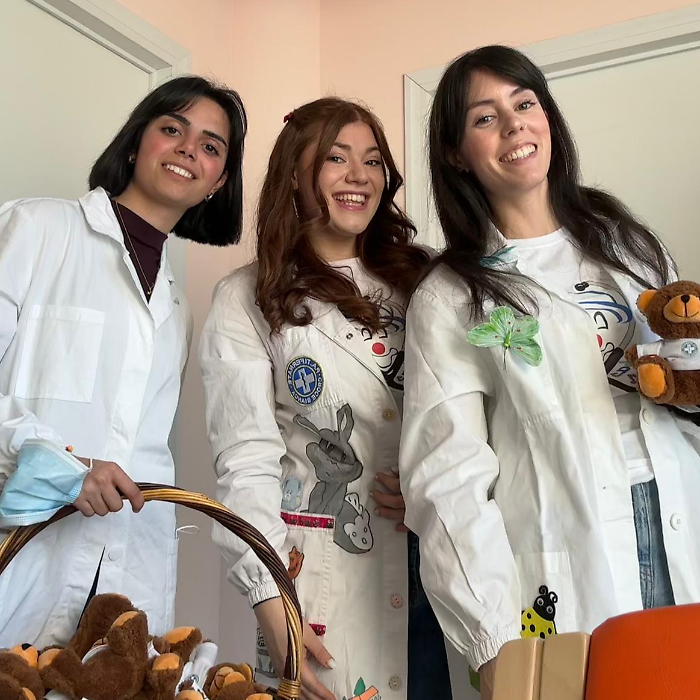 Clown in corsia all'ospedale di Citt&agrave; di Castello: sorrisi e giochi per i pazienti di Pediatria