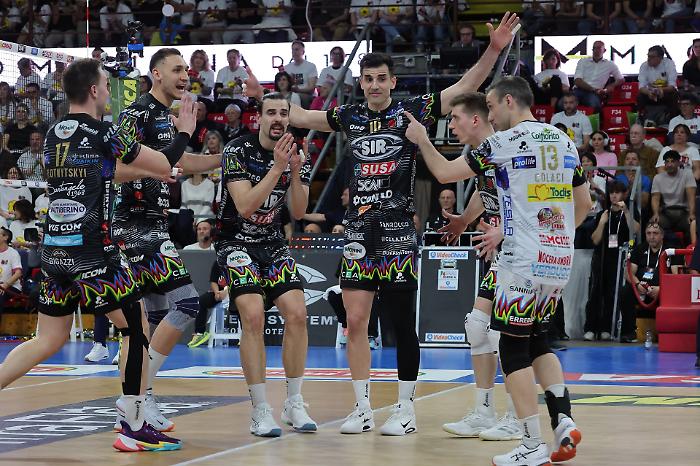 La Sir Susa Scai vola in finale scudetto: Piacenza battuta anche in gara 3