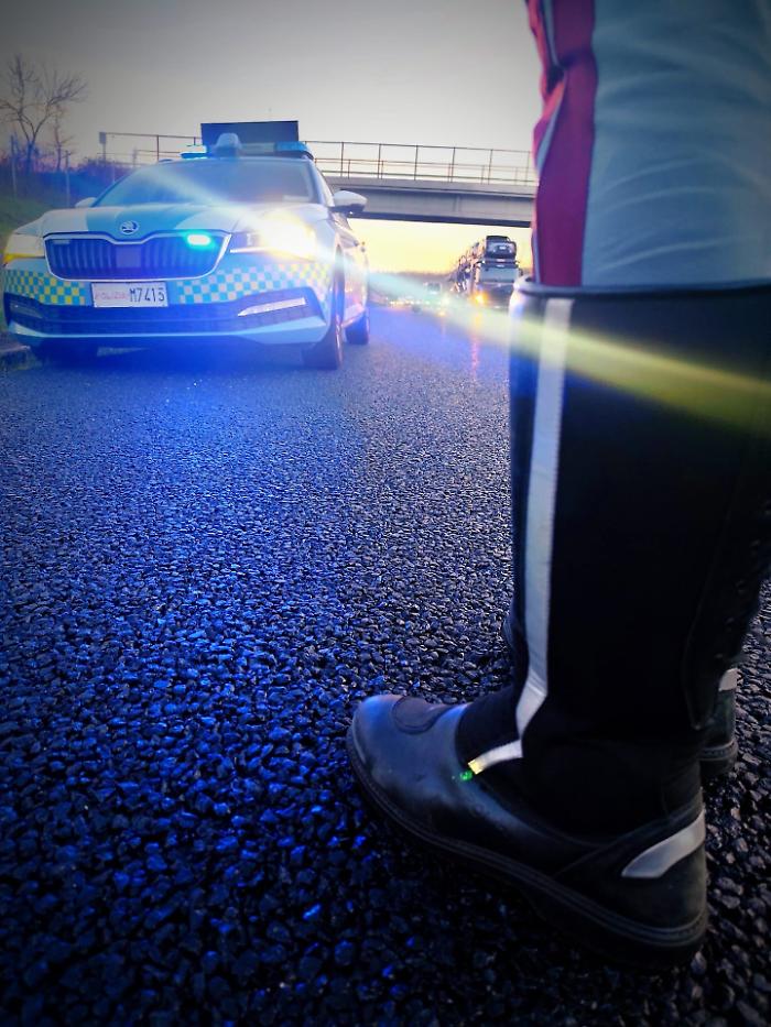 Fermato in autostrada con documenti falsi: arrestato pregiudicato 