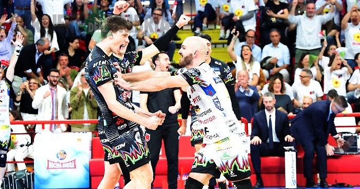 Lorenzetti si coccola la Sir Susa Scai: "Orgoglioso dei ragazzi, ora la finale scudetto"