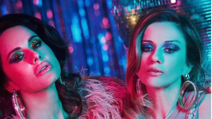 Paola Iezzi e il rapporto con la sorella Chiara: &ldquo;Per 17 anni abbiamo fatto tutto insieme. Ecco perch&egrave; ci siamo allontanate&rdquo; 