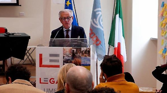 Legacoop accelera sul digitale con B2Digital formazione: strumenti finanziari, soluzioni operative e IA per supportare le cooperative