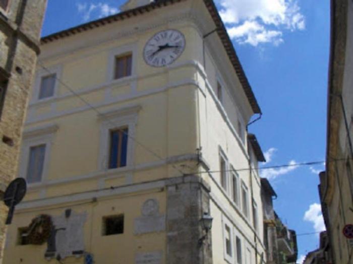 Allarme per il palazzo comunale: proposto un ampliamento del museo garibaldino