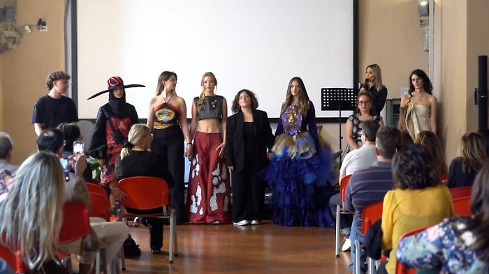 Terni, il D&eacute;fil&eacute; del cuore fa centro: fondi per l&rsquo;acquisto di due poltrone per Oncologia