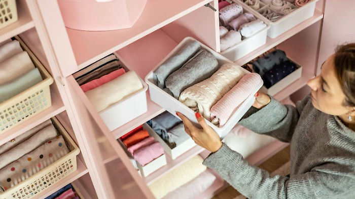 Cambio armadio 2026: decluttering e capsule wardrobe per uno stile perfetto (guida completa)
