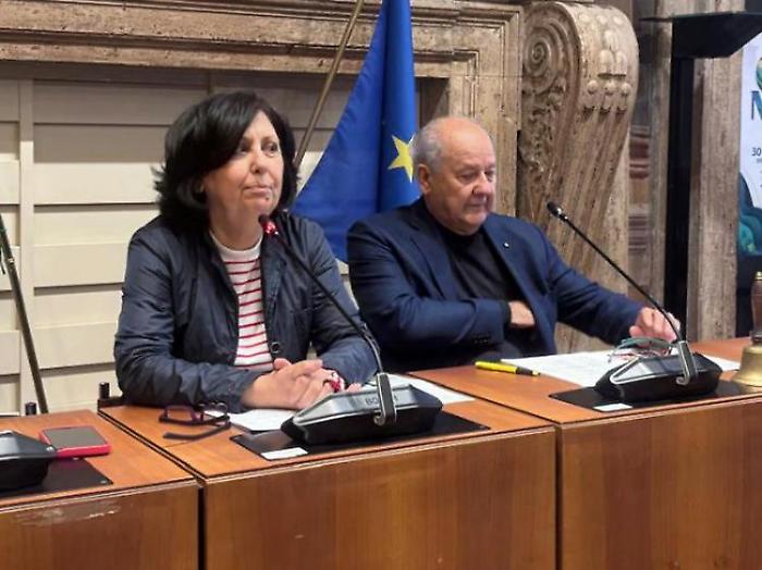 Il Cantamaggio, presentata ufficialmente la 130esima edizione: 7 carri, 12 canzoni, 104 poesie. Programma e novit&agrave;