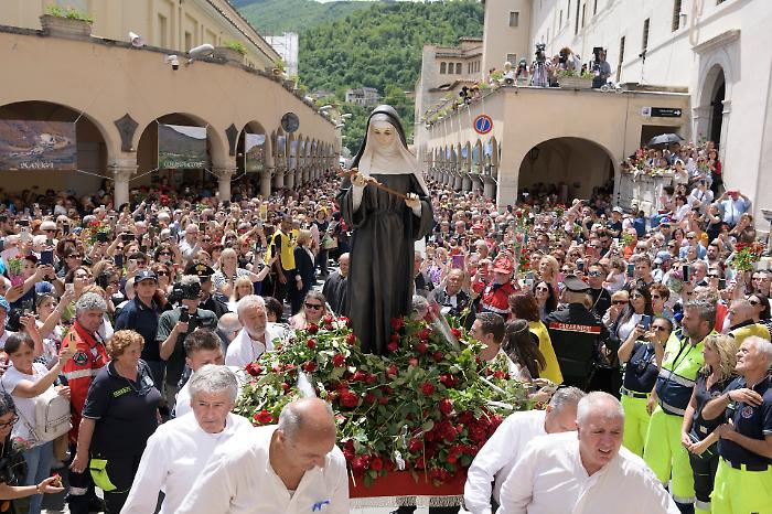 Fedeli di Santa Rita da tutto il mondo per chiedere la pace