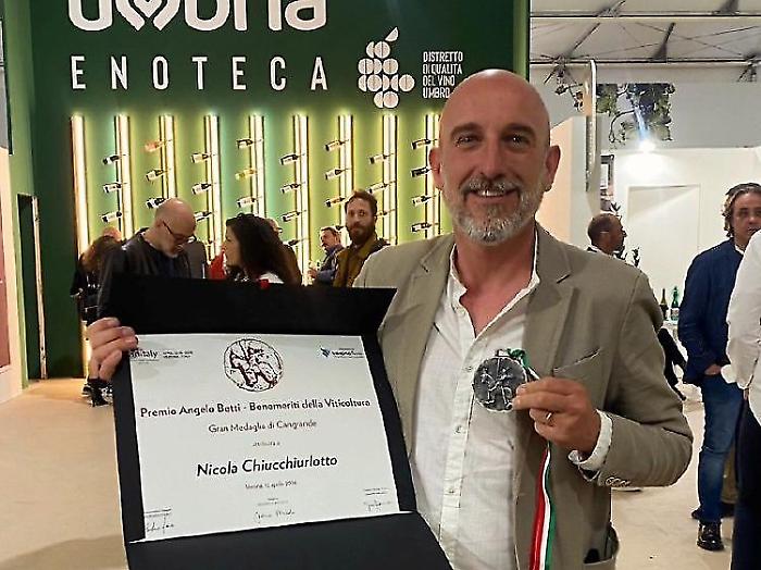 Il Premio Angelo Betti alla cantina Madrevite: dal Vinitaly il riconoscimento nazionale al titolare Chiucchiurlotto