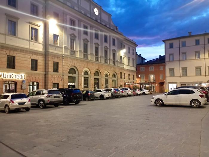 Umbertide, telecamere anti furbetti contro la sosta selvaggia: a giugno arriva la ztl in piazza Matteotti