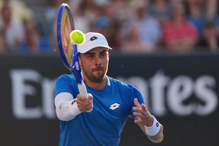 Benjamin Bonzi, chi &egrave; l'avversario di Sinner a Madrid: "La strategia per battere Jannik? Ecco la mia". Carriera e precedenti