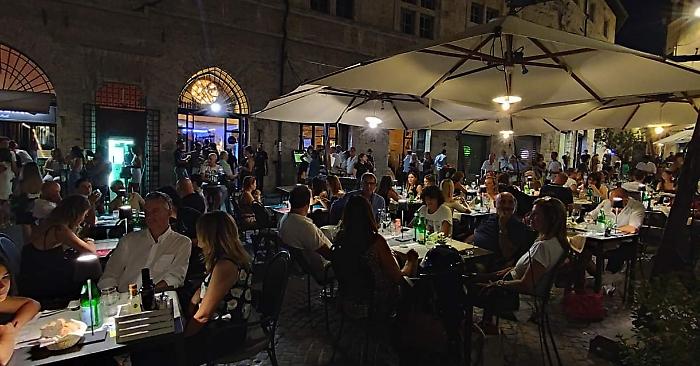 Il Bistrot chiude dopo 13 anni di attivit&agrave;: addio al locale del centro di Perugia. "Gli ultimi tempi sono stati di pura resilienza"