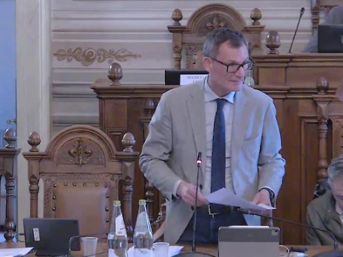 "Piscina coperta entro il 2027". L'assessore Cesaro risponde al Pd sul progetto per l'impianto comunale