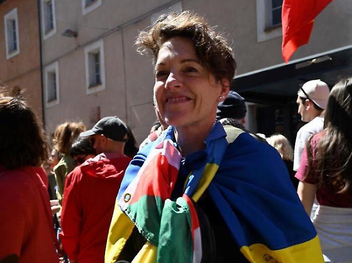 Una Festa della Liberazione tra le polemiche a Perugia: il No alla bandiera ucraina e l'assenza del prefetto all'inaugurazione della targa