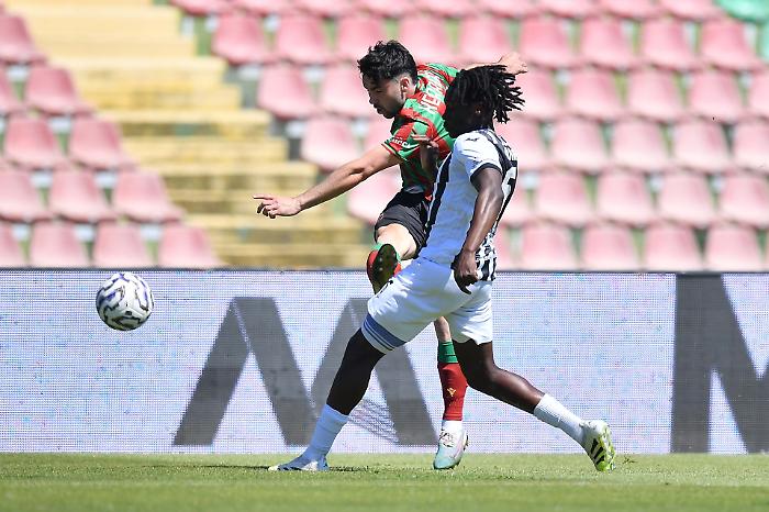 La Ternana chiude male la stagione regolare. La Pianese passa al Liberati (1-3)