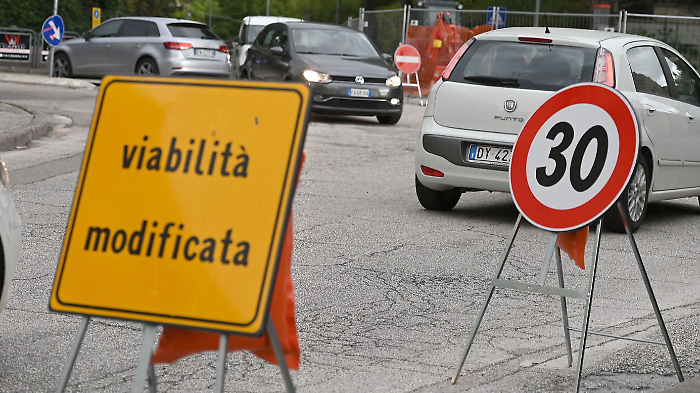 Metrobus, continuano i lavori: nuove modifiche alla viabilit&agrave; in via Penna