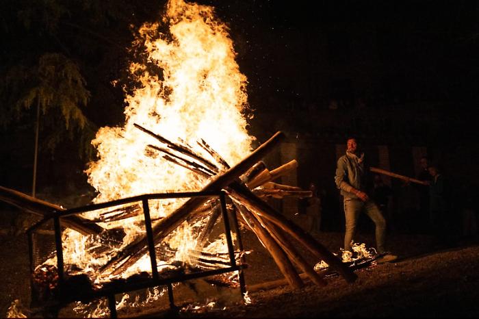 Collazzone, torna la tradizione della Fiaccolata di Canalicchio il primo maggio: processione, concerto e rievocazione storica 