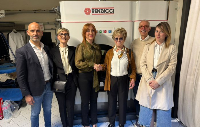 Giovane imprenditrice decide di rilanciare una storica lavanderia