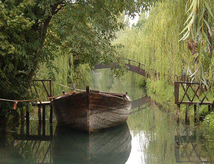 Le Fonti del Clitunno, il luogo da visitare in Umbria in primavera: storie e leggende