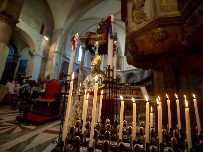 Si rinnova l&rsquo;offerta dei ceri per la festa di San Giovenale