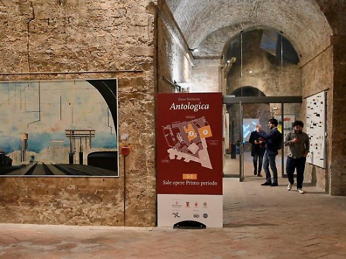 Sambuchi, in mostra quarant'anni di ricerca: inaugurata la suggestiva antologica 'L&rsquo;arte come ritorno, la materia come memoria'
