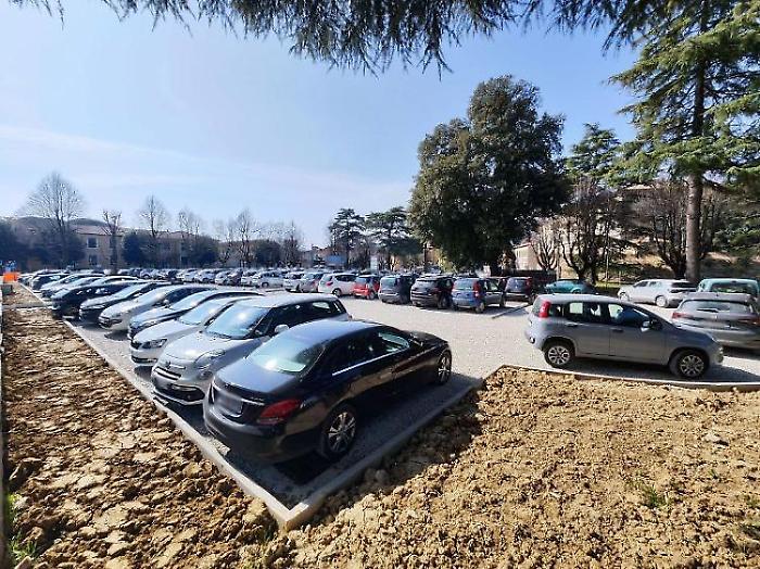 Parcheggi al centro del dibattito in consiglio comunale. Secondi: "Siamo tra le citt&agrave; con pi&ugrave; posti gratuiti"