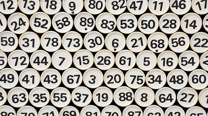 Superenalotto, tutti i numeri: ecco le probabilit&agrave; di centrare il '6'