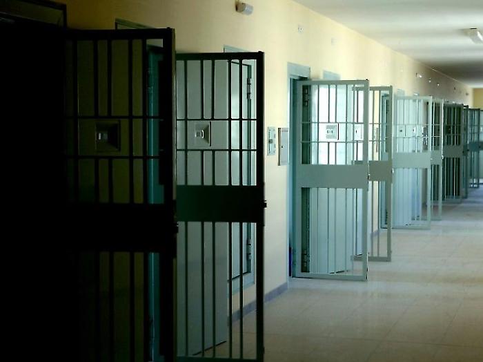 Il molestatore resta in cella: il gip convalida il fermo per il 30enne