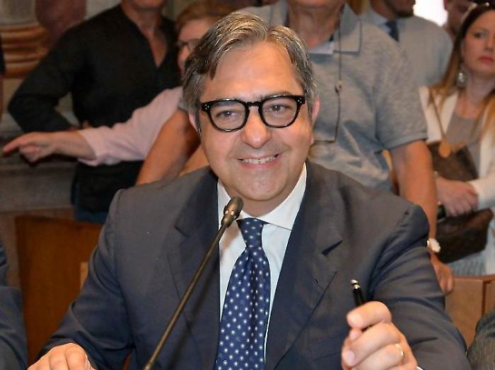 Alta tensione in consiglio comunale: scintille tra Francescangeli e Verdecchia
