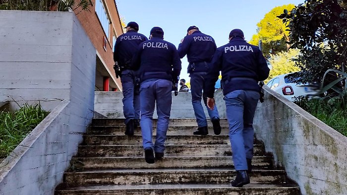 "Vado ad allenarmi in garage" ma evade dai domiciliari: denunciato 26enne