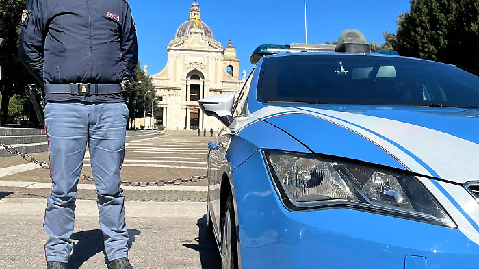 Lanciano petardi durante la partita di calcio Bastia - Narnese: scatta il daspo per due tifosi