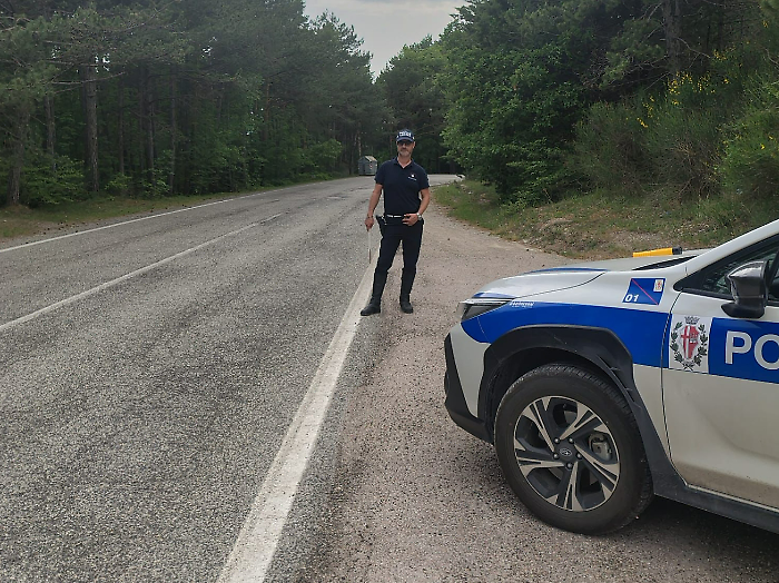 Controlli sulla strada Apecchiese: fermate 30 moto, due sanzioni