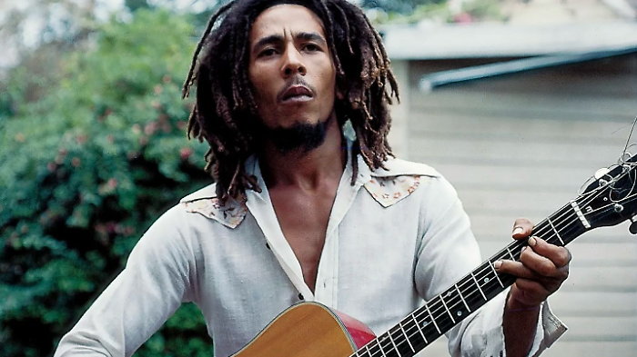 L'11 maggio 1981 moriva Bob Marley: oggi avrebbe 81 anni e canterebbe contro nel guerre