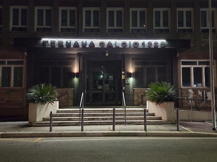 Ternana, iniziato il conto alla rovescia: tifosi e addetti ai lavori con il fiato sospeso. Sul tavolo l'offerta di Fabio Splendori