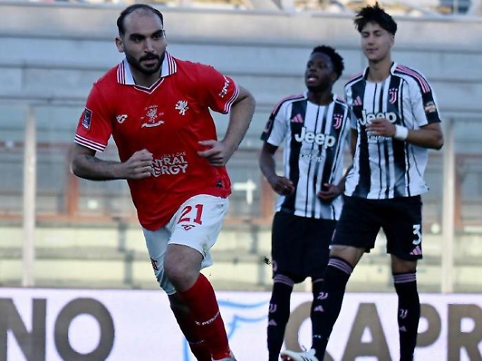 Anche Ladinetti e Megelaitis tra i pi&ugrave; "cattivi" del girone: chi sono i pi&ugrave; sanzionati dagli arbitri
