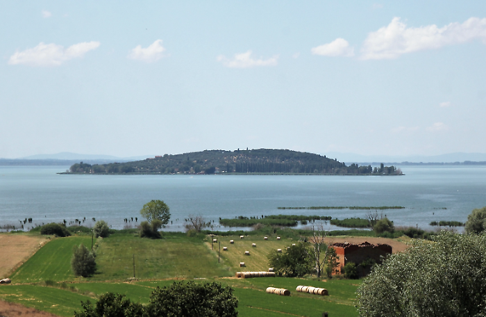 Cinque cose da sapere sul Lago Trasimeno prima della tua visita in Umbria: dai punti panoramici ai piatti tipici