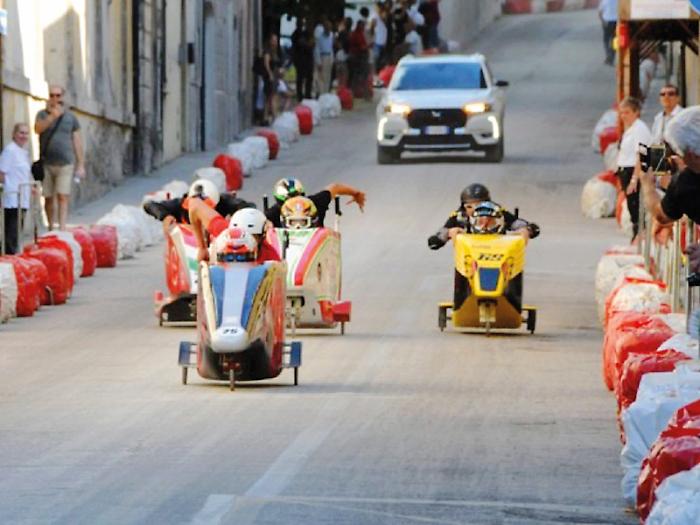 Spoleto, conto alla rovescia per la Corsa dei vaporetti: ai nastri 55 equipaggi 