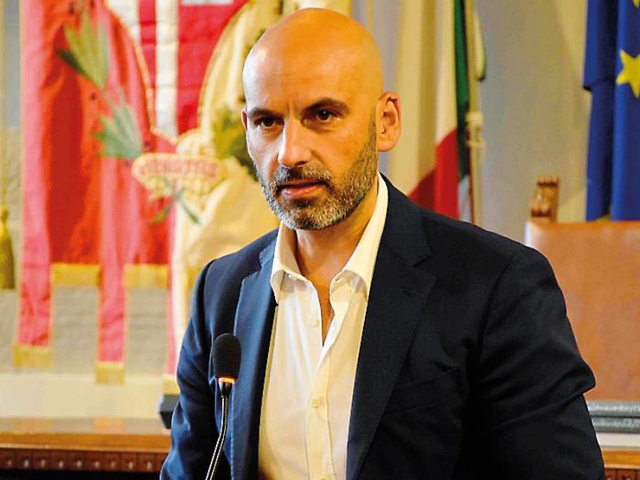 Città di Castello, il sindaco Secondi replica alla minoranza sulla demolizione della ex scuola Garibaldi: “Piazza Burri è confermata”