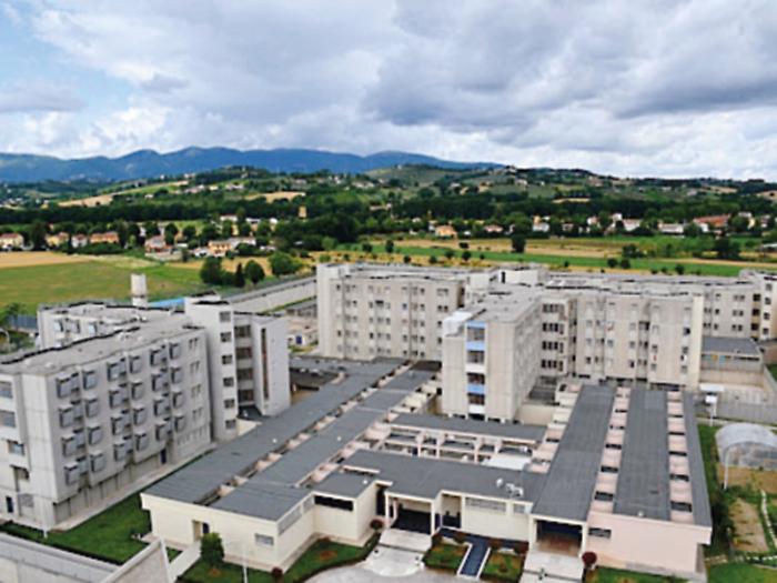 Festival dei Due Mondi, il carcere di Maiano diventa palcoscenico: scopri lo spettacolo Senza Titolo 