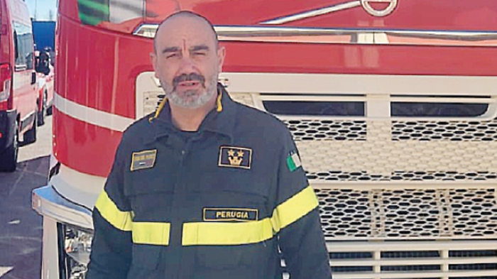 Daniele Sciurpa,  direttore e vice dirigente del comando perugino, racconta la realtà dei Vigili del Fuoco: passione, preparazione e impegno per la sicurezza