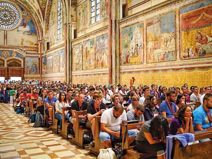 Assisi, accolti oltre 700 giovani da 26 Paesi per il IX International Meeting Lights of Hope
