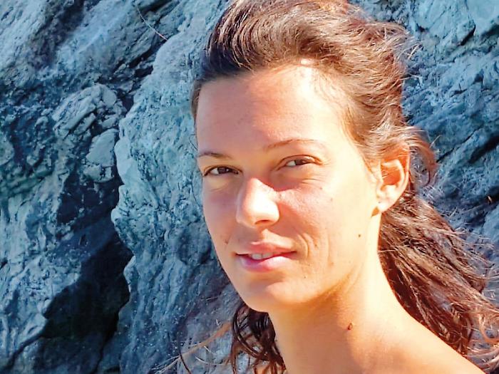 Il vita sfregiata di Melissa: "Mamma da tre anni e non ho mai visto il volto di mia figlia"