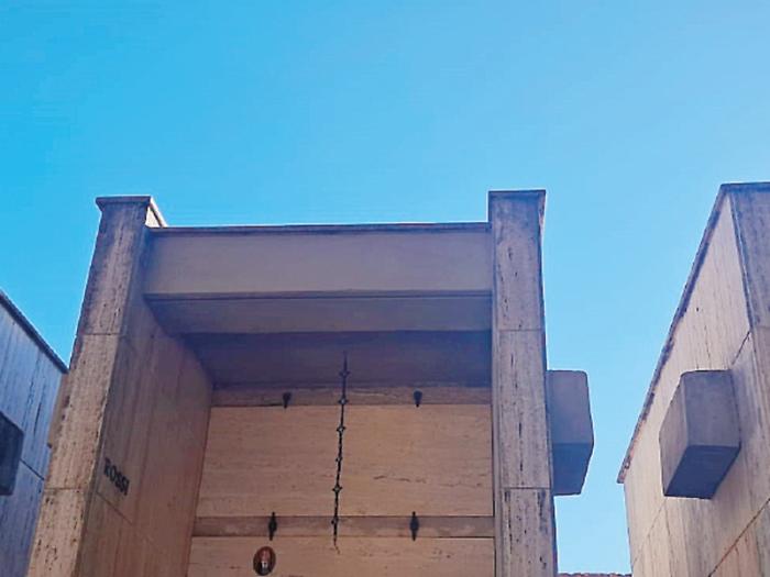 Furti nei cimiteri, denunciate razzìe di rame e atti vandalici sulle tombe: spariscono anche i nomi dei defunti