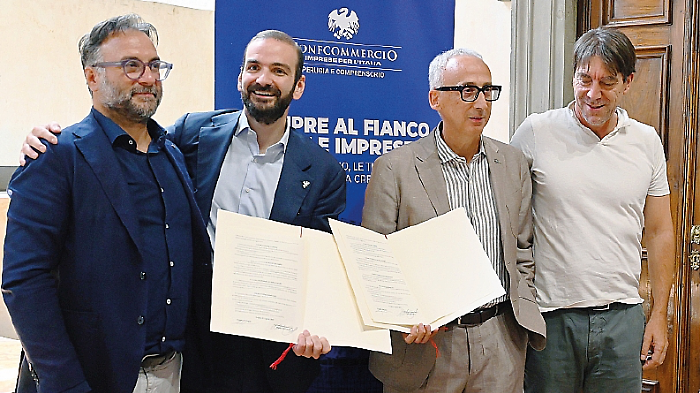 Dai dati dei cellulari la ricetta per curare i mali del commercio. Firmato protocollo d'intesa tra Comune e Confcommercio