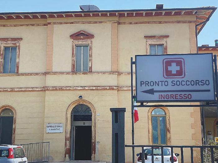 Il parcheggio dell'ospedale diventa un caso