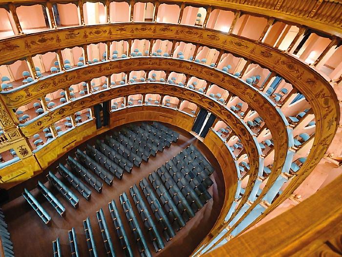 Riapre il Teatro del Pavone: gestione diretta del Comune e nuova stagione culturale della città