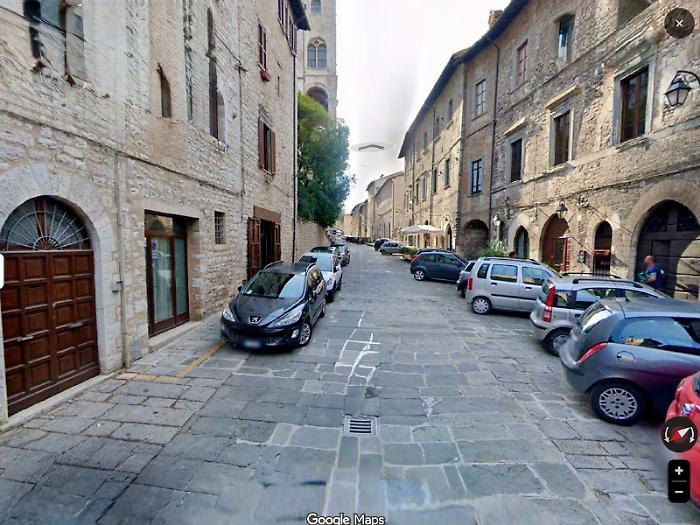 Via Baldassini Gubbio 