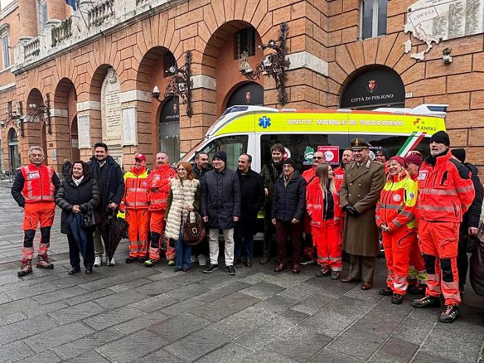 I 700 mila chilometri della Croce Bianca: consegnata una nuova ambulanza