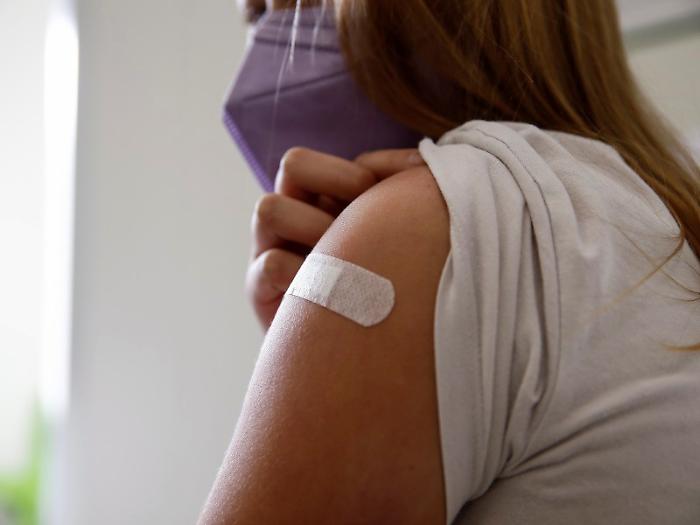 "Falsi certificati Covid": assolti il medico e la nipote acquisita